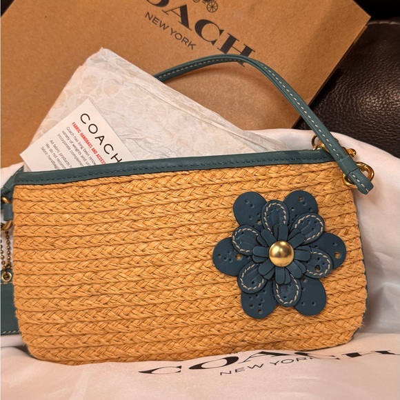 New Vintage Coach Straw Wristlet with Teal Leather Trim & Flower - Picture 3 of 8